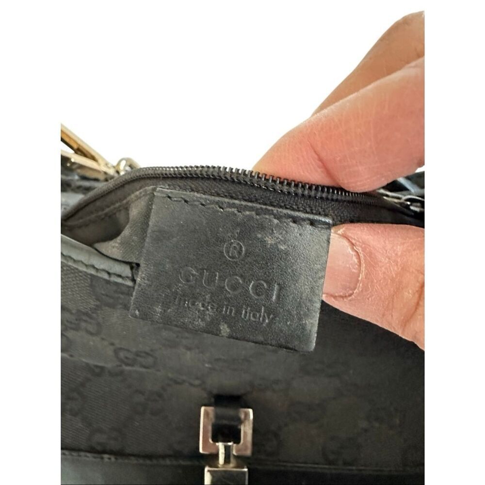 Gucci Jackie Black Shoulder Bag with silver piston lock Hardware - Picture 5 of 15